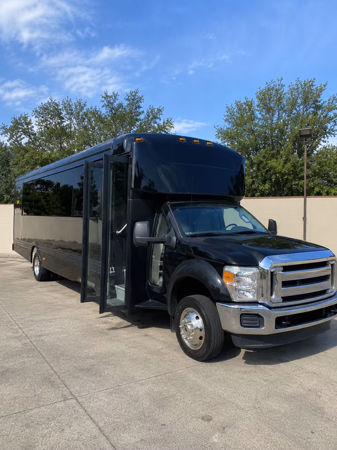 grapevine 20 passenger party bus